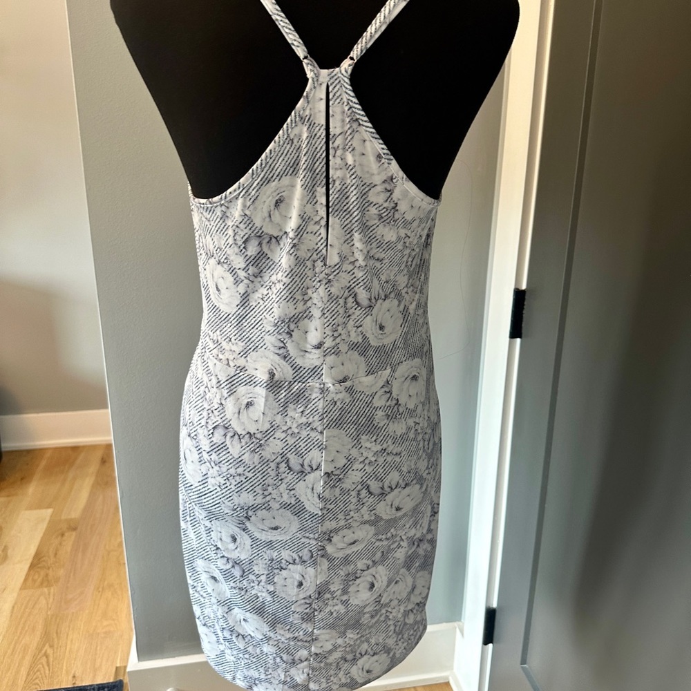BCBGeneration Faux wrap dress Size M - Picture 3 of 7